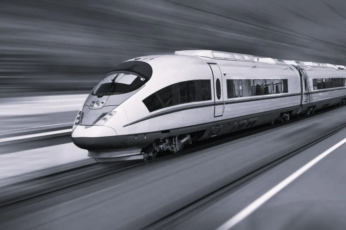 Москва-Петербург: лошади, крылья и апартаменты